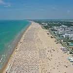 Relaxing In Bibione-beahost Lägenhet
