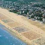 Relaxing In Bibione-beahost Lägenhet *
